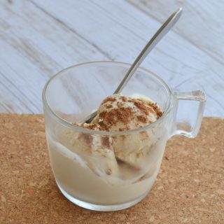 🛰️: Para as máis cafeteiras!!! 
Este xeado de café ademais de refrescante ten un sabor delicioso! 
É moi sinxelo de preparar e non precisaremos nada que non teñamos na casa 😍
➡️ Deixámosvos a receita completa en fogons.gal
(link na descripción do perfil)
🇪🇸: Para las más cafeteras!!! 
Este helado de café además de refrescante tiene un sabor delicioso! 
Es muy sencillo de preparar y no necesitaremos nada que no tengamos en casa😍
➡️ Os dejamos la receta completa en fogons.es
(link en la descripción del perfil)
#fogons #recetasfaciles #recetas #receitas #receitasengalego #cociña #cociñaengalego #foodie #instagood #comida #instaengalego #engalego