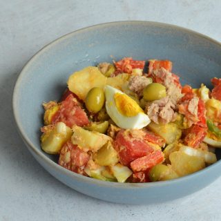 🛰️: Imos aproveitar o que nos queda de verán ou? 🌞
Esta ensalada campeira podemos levala a praia, a unha merenda e até comela na casa! 
➡️ Deixámosvos a receita completa en fogons.gal
(link na descripción do perfil)
🇪🇸: ¿Y si disfrutamos lo que nos queda de verano? 🌞
Esta ensalada campera podemos llevarla a la playa, a un picnic o incluso comerla en casa. 
➡️ Os dejamos la receta completa en fogons.es
(link en la descripción del perfil)
#fogons #recetasfaciles #recetas #receitas #receitasengalego #cociña #cociñaengalego #foodie #instagood #comida #instaengalego #engalego